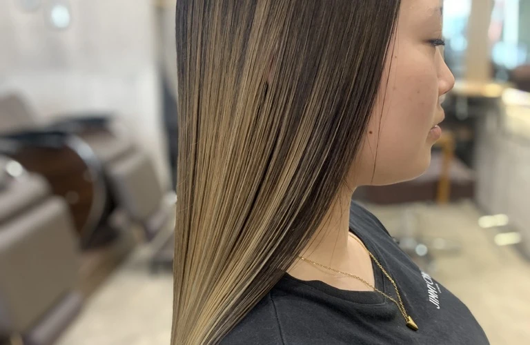 髪の悩みを解消し、理想のカラーを実現する/奈良県大和郡山市の美容室ならhair salon memento（メメント）